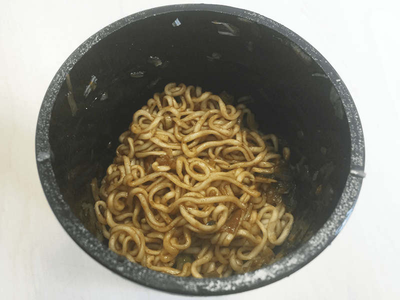 Nissin Soba Fideos instantáneos Thai Curry 109 gr