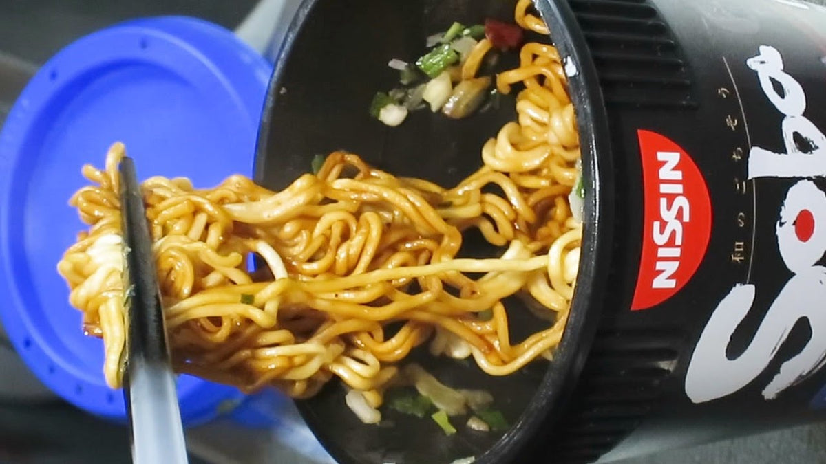 Nissin Soba Cup Yakitori Chicken 89gr - 1 ud