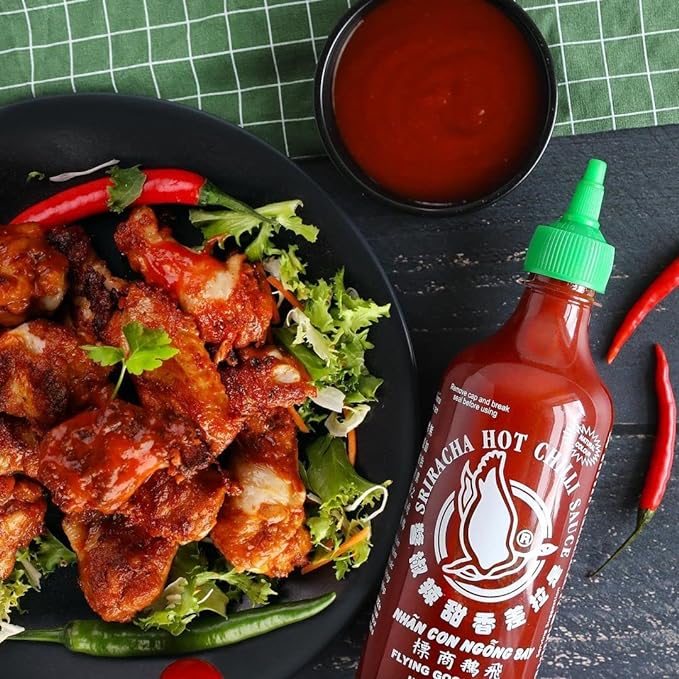 Uni-Eagle Sriracha Hot Chilli Sauce 815g 740 ml
